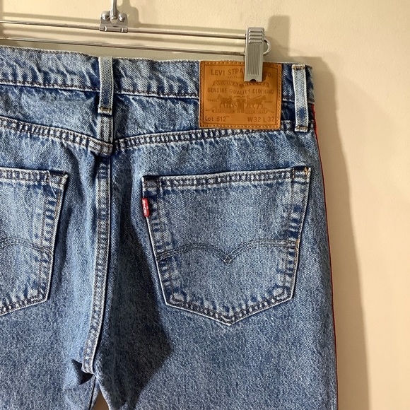 Levi’s Premium Quality Striped Light Wash Jeans - Picture 5 of 9